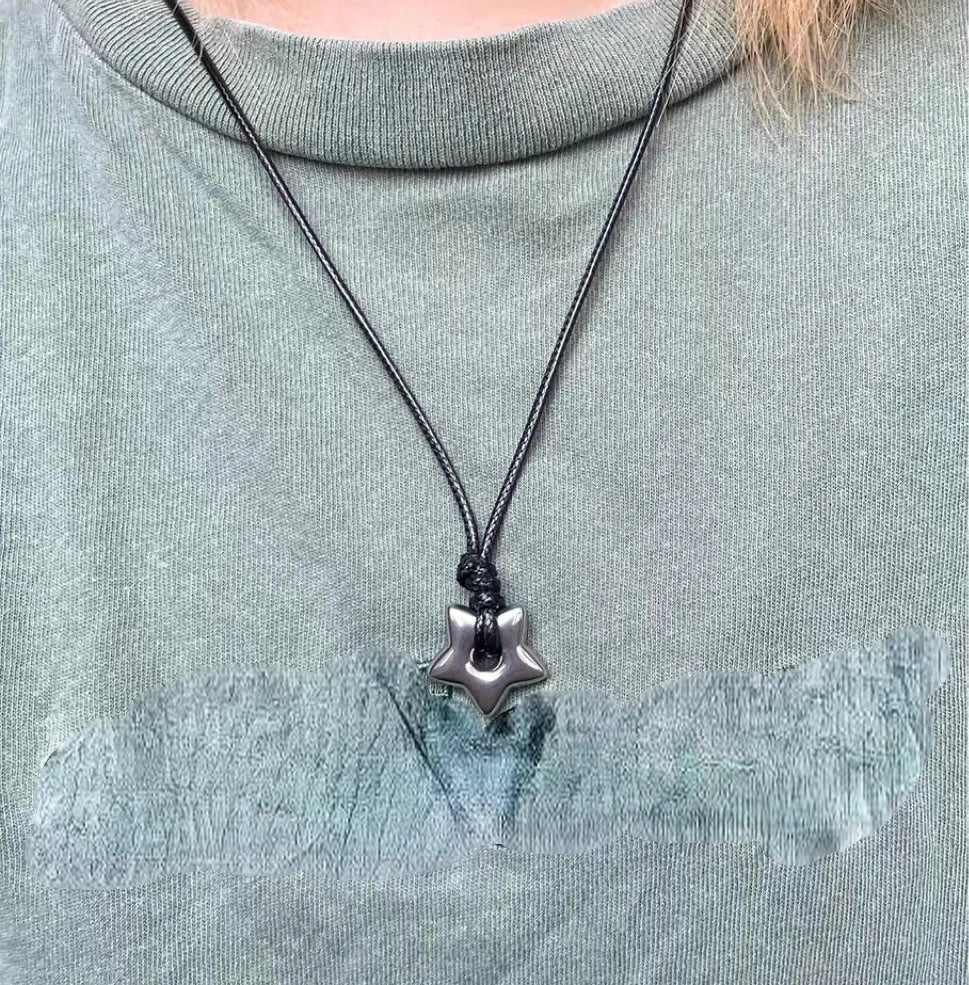 Kordelkette mit hohlem Sternanhänger