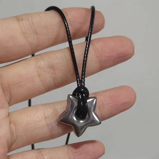 Kordelkette mit hohlem Sternanhänger