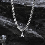 Herrenhalskette mit personalisiertem Initial-Anhänger a