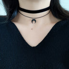 Collana a doppio filo "nuit noire" con pendente a mezzaluna