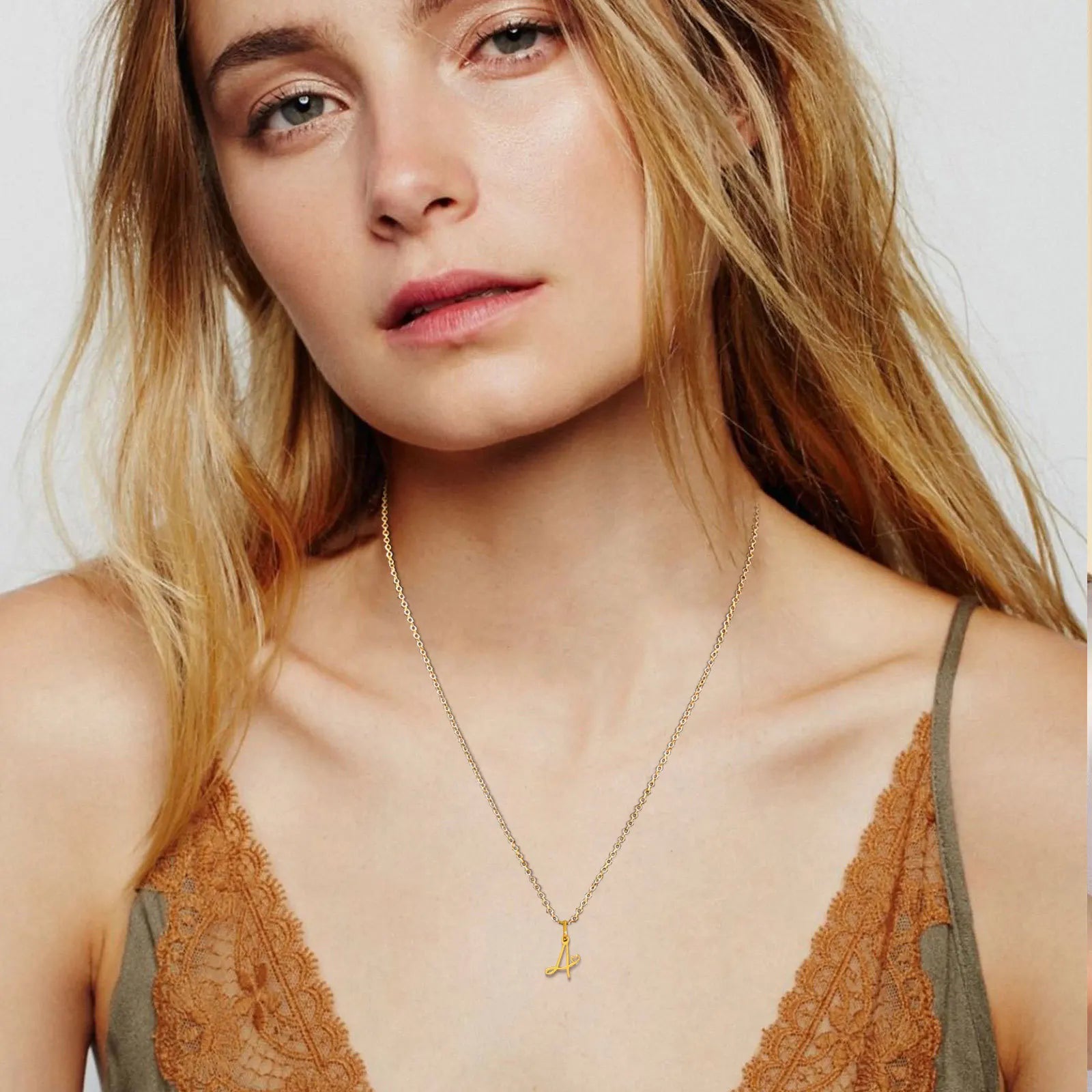 Damen-Halskette mit Buchstaben-Anhänger Initiale und Herz