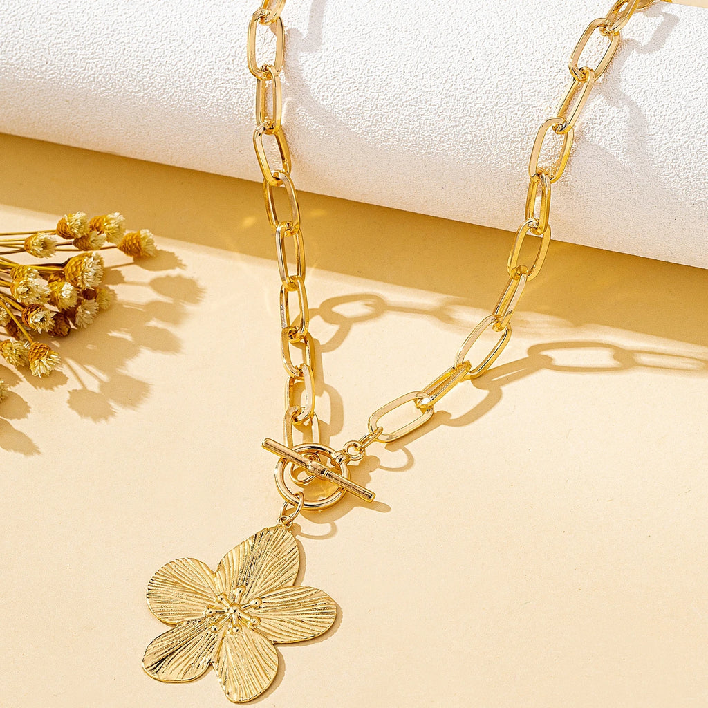 Halskette mit groben Gliedern und Hibiskusblüten-Anhänger aus Gold