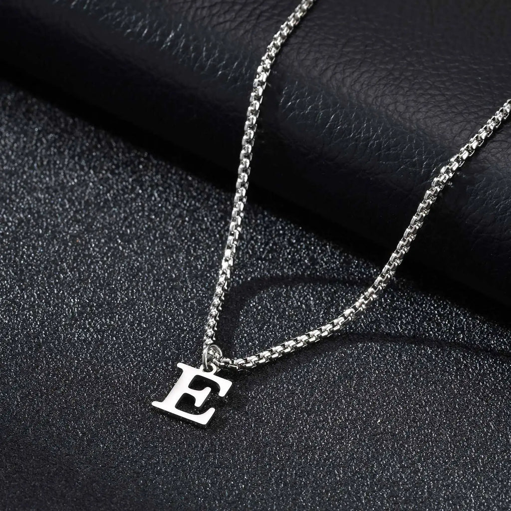 Herren-Halskette mit Initialen-Anhänger E