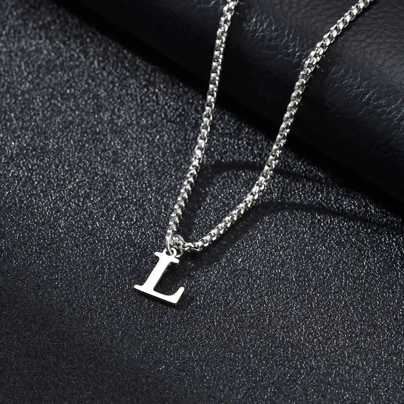 Herren-Halskette mit Initialen-Anhänger L