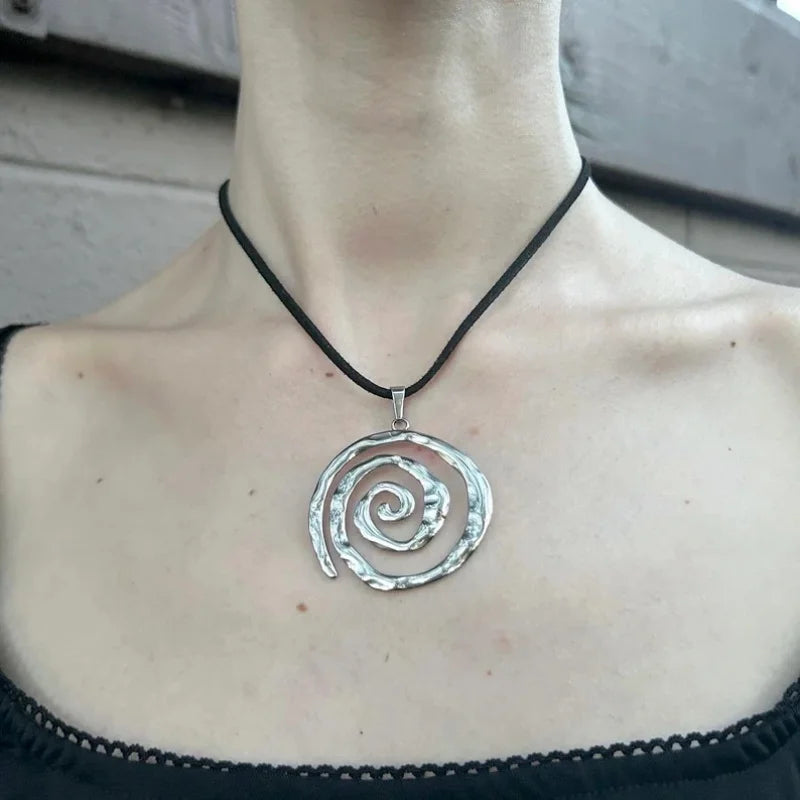 Halskette & Spiralmünze