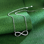 Charm-Anhänger-Halskette mit unendlichem Zirkon