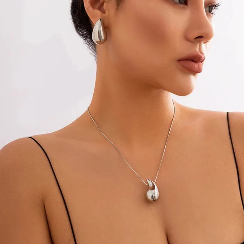 Halskette Anhänger Große Elegante Wassertropfen Silber