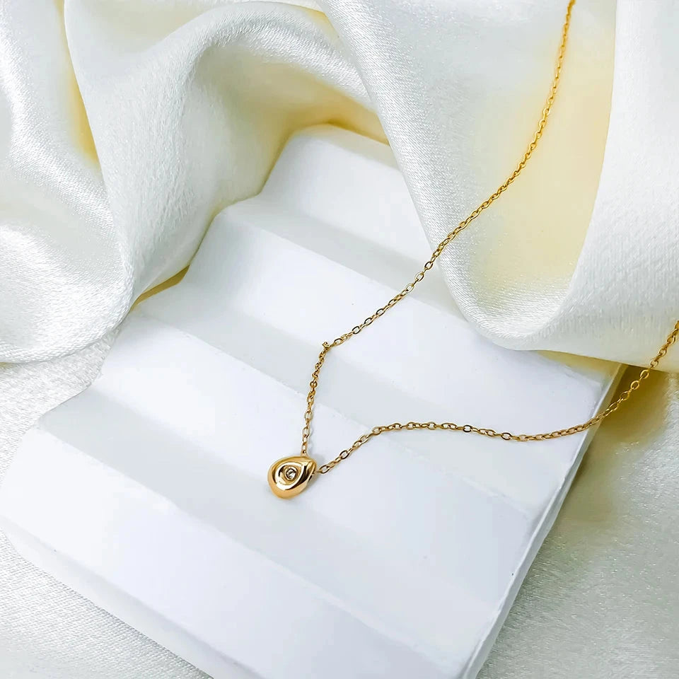 Wassertropfen-Anhänger-Halskette mit Zirkonperle in Gold