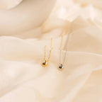 Wassertropfen-Anhänger-Halskette mit Zirkonperle in Silber