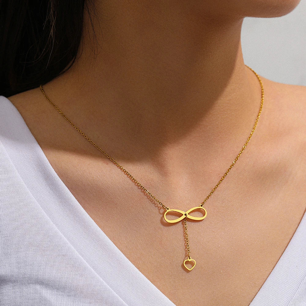 Halskette Anhänger Unendlich und Herz Gold