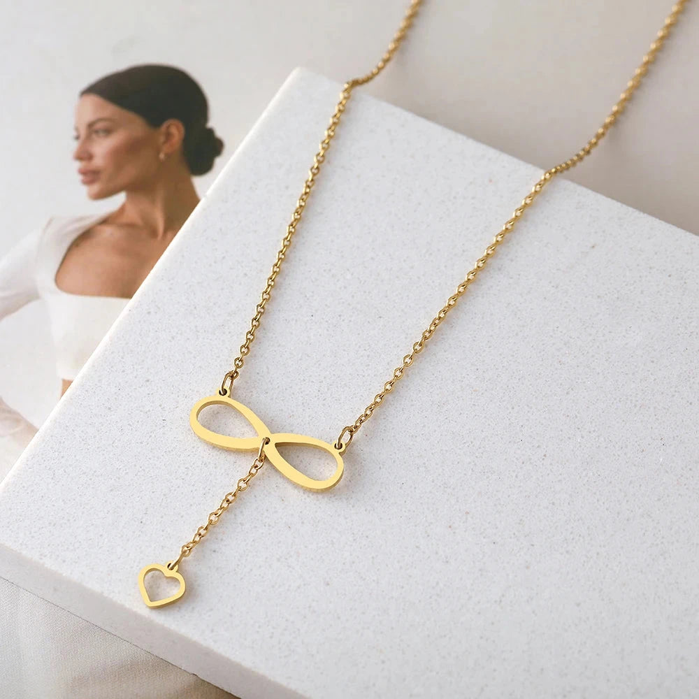 Halskette Anhänger Unendlich und Herz Gold