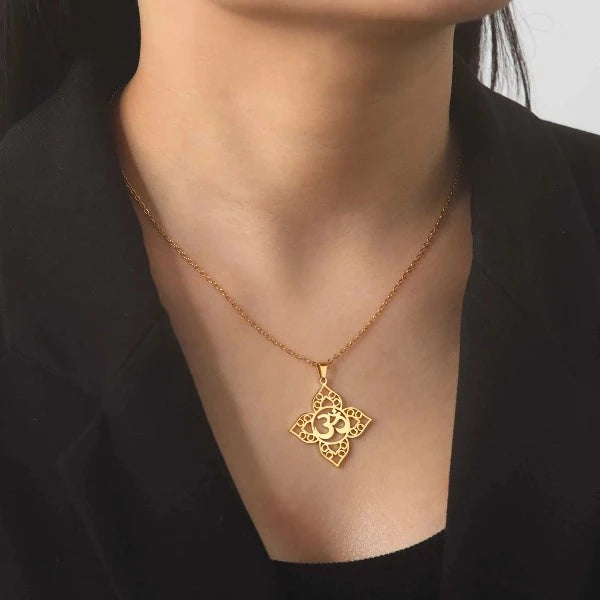 Halskette Anhänger Om Buddhismus Gold