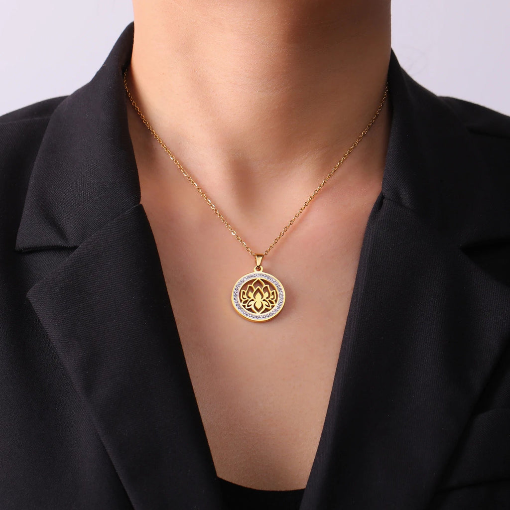 Zen Damen Halskette Anhänger Lotusblume gold