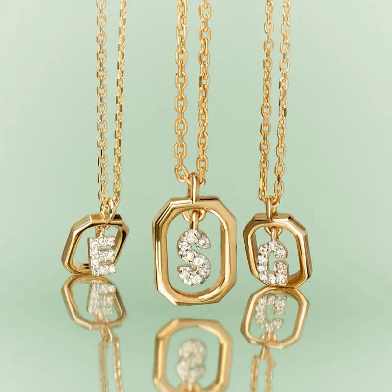 Damen-Halskette mit hexagonalem Initialen-Anhänger