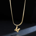 Damen-Choker-Halskette mit Initialen-Anhänger m