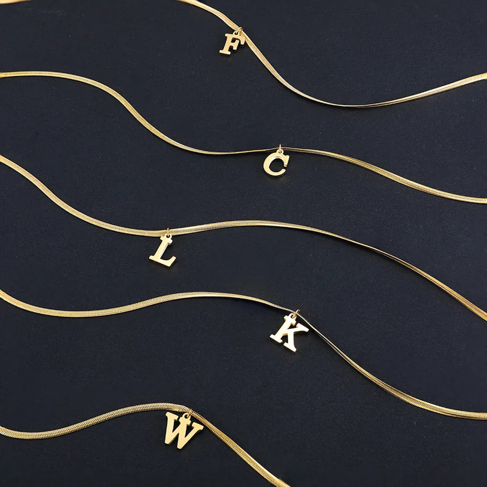 Damen-Choker-Halskette mit Initialen-Anhänger