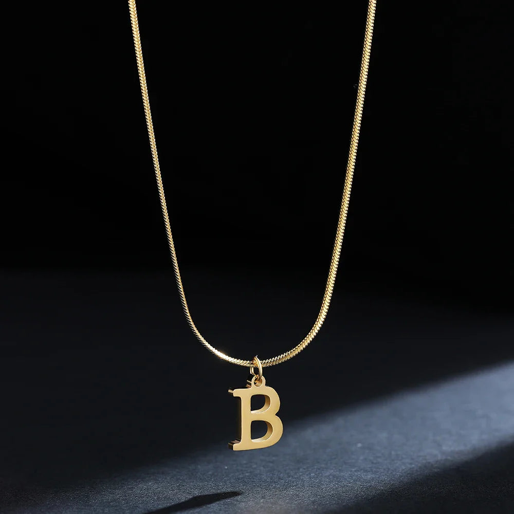 Damen-Choker-Halskette mit Initialen-Anhänger b