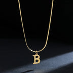 Damen-Choker-Halskette mit Initialen-Anhänger b