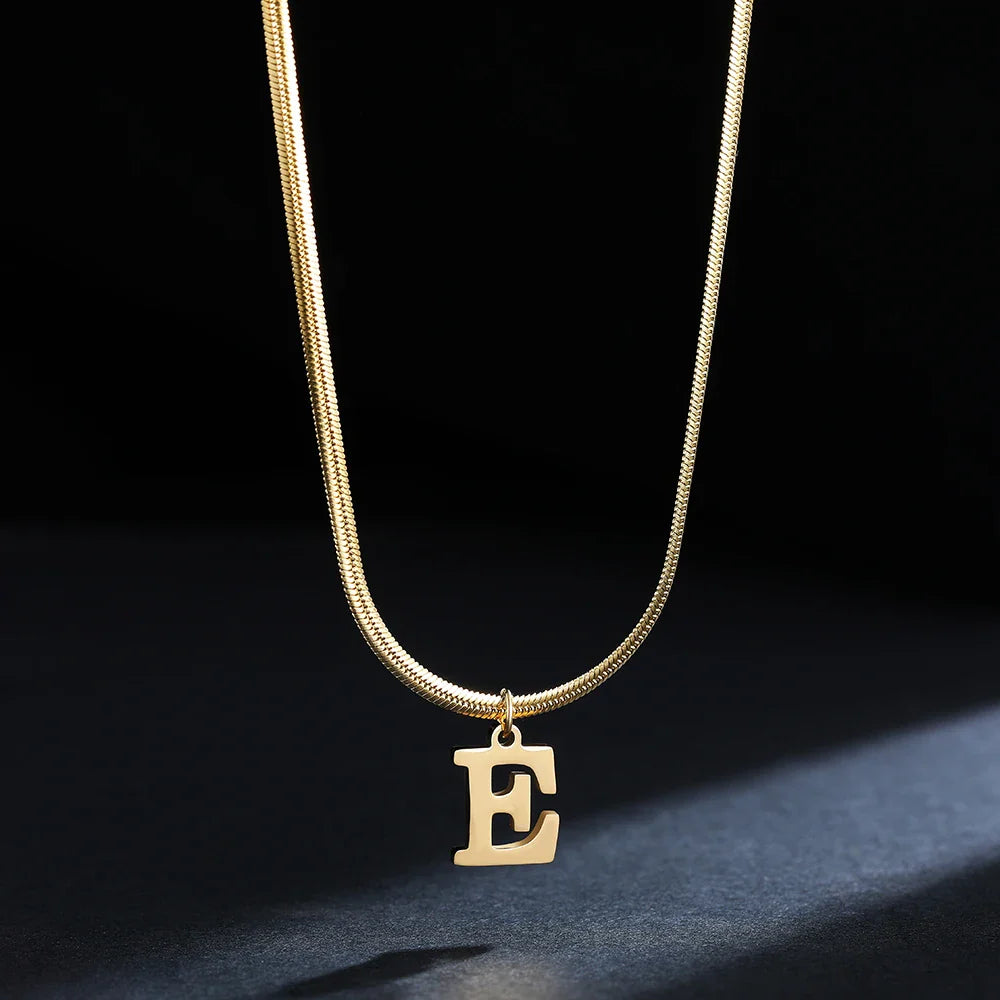Damen-Choker-Halskette mit Initialen-Anhänger e