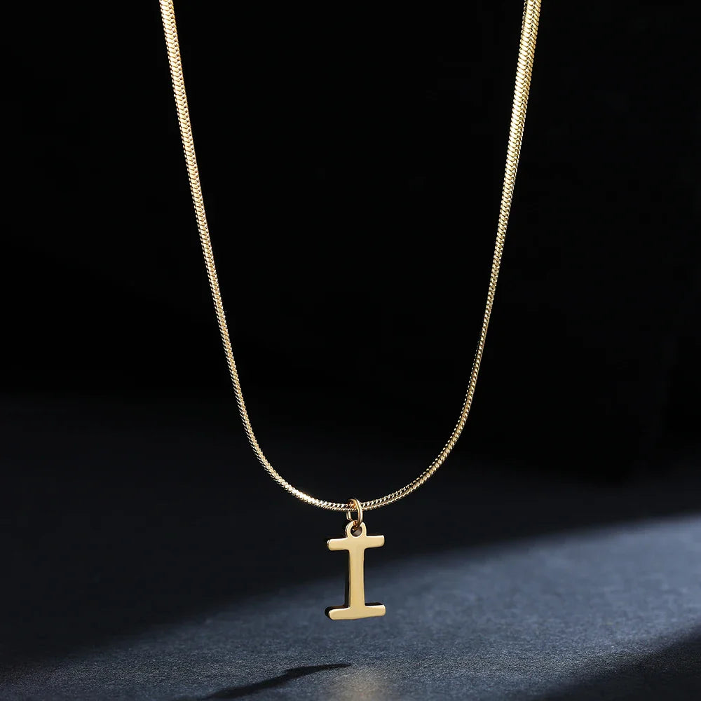 Damen-Choker-Halskette mit Initialen-Anhänger i