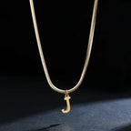 Damen-Choker-Halskette mit Initialen-Anhänger j