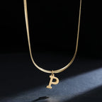 Damen-Choker-Halskette mit Initialen-Anhänger p