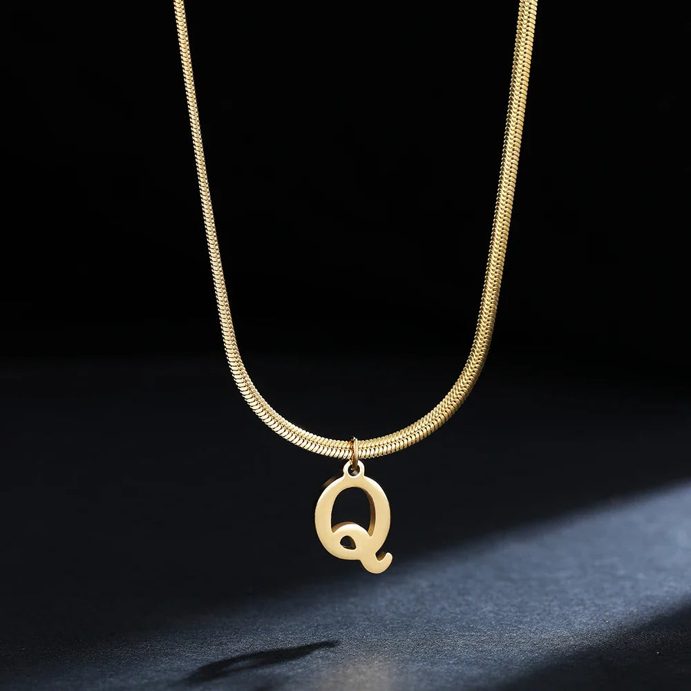 Damen-Choker-Halskette mit Initialen-Anhänger q