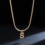 Damen-Choker-Halskette mit Initialen-Anhänger s