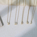 Damen-Choker mit minimalistischem Anhänger Initiale