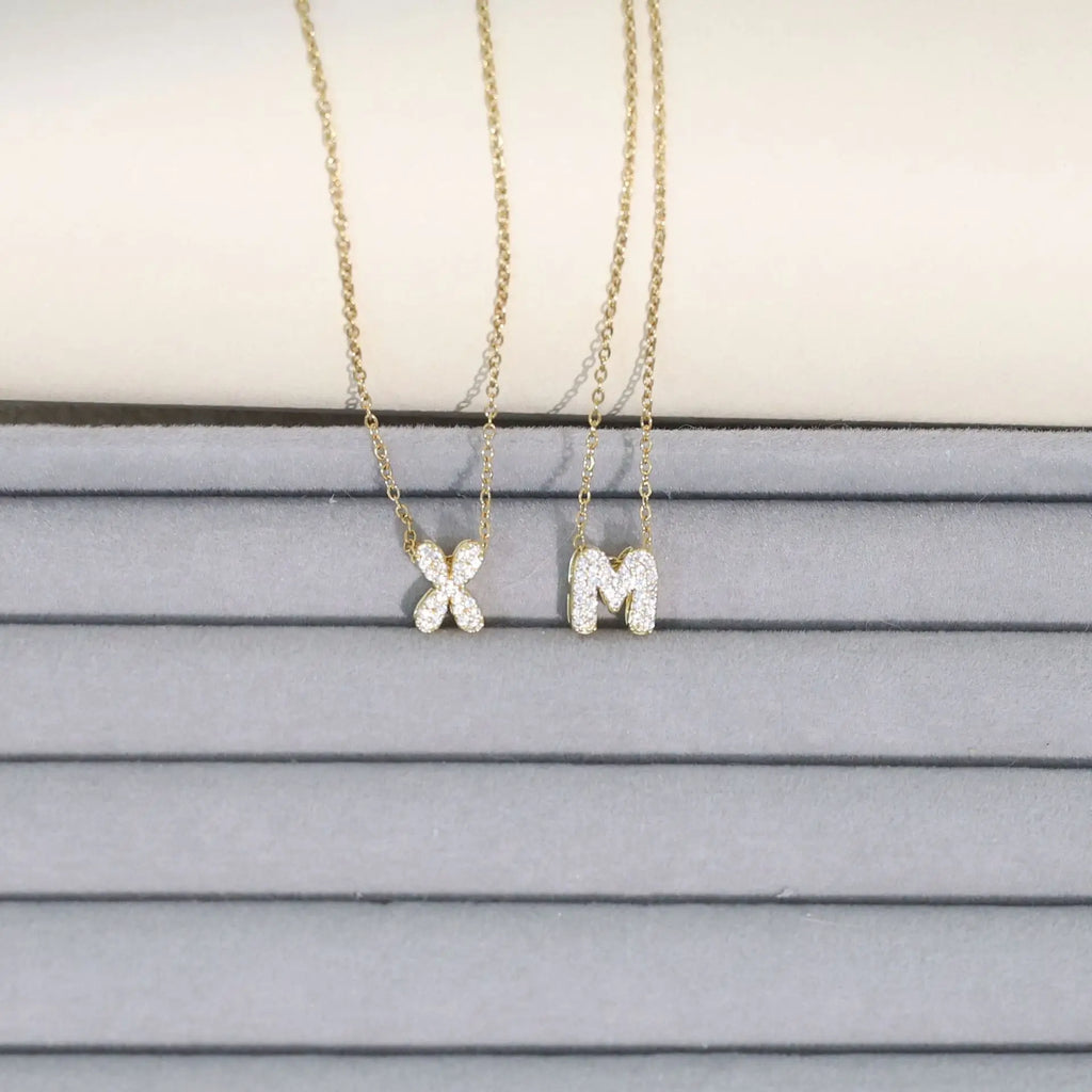 Damen-Choker mit minimalistischem Anhänger Initiale
