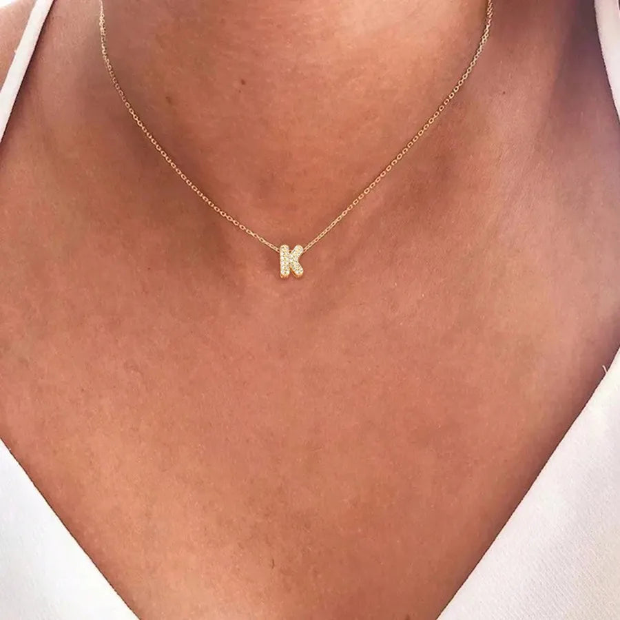 Damen-Choker mit minimalistischem Anhänger Initiale k