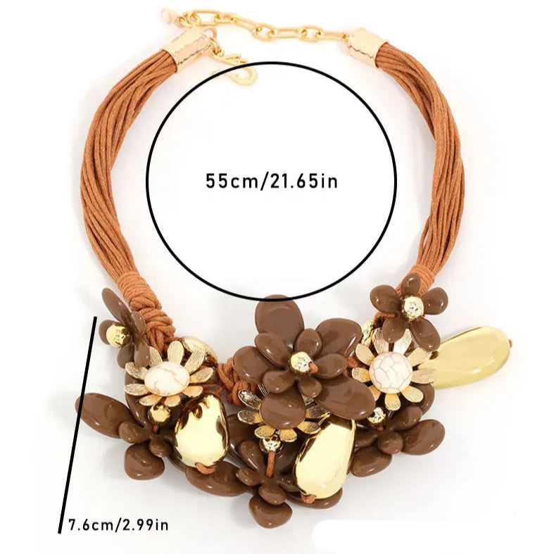 Choker mit elegantem Blumenanhänger