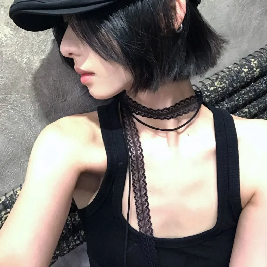 Choker-Halskette mit schwarzem Schleifenanhänger