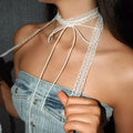 Choker-Halskette mit weißem Schleifenanhänger