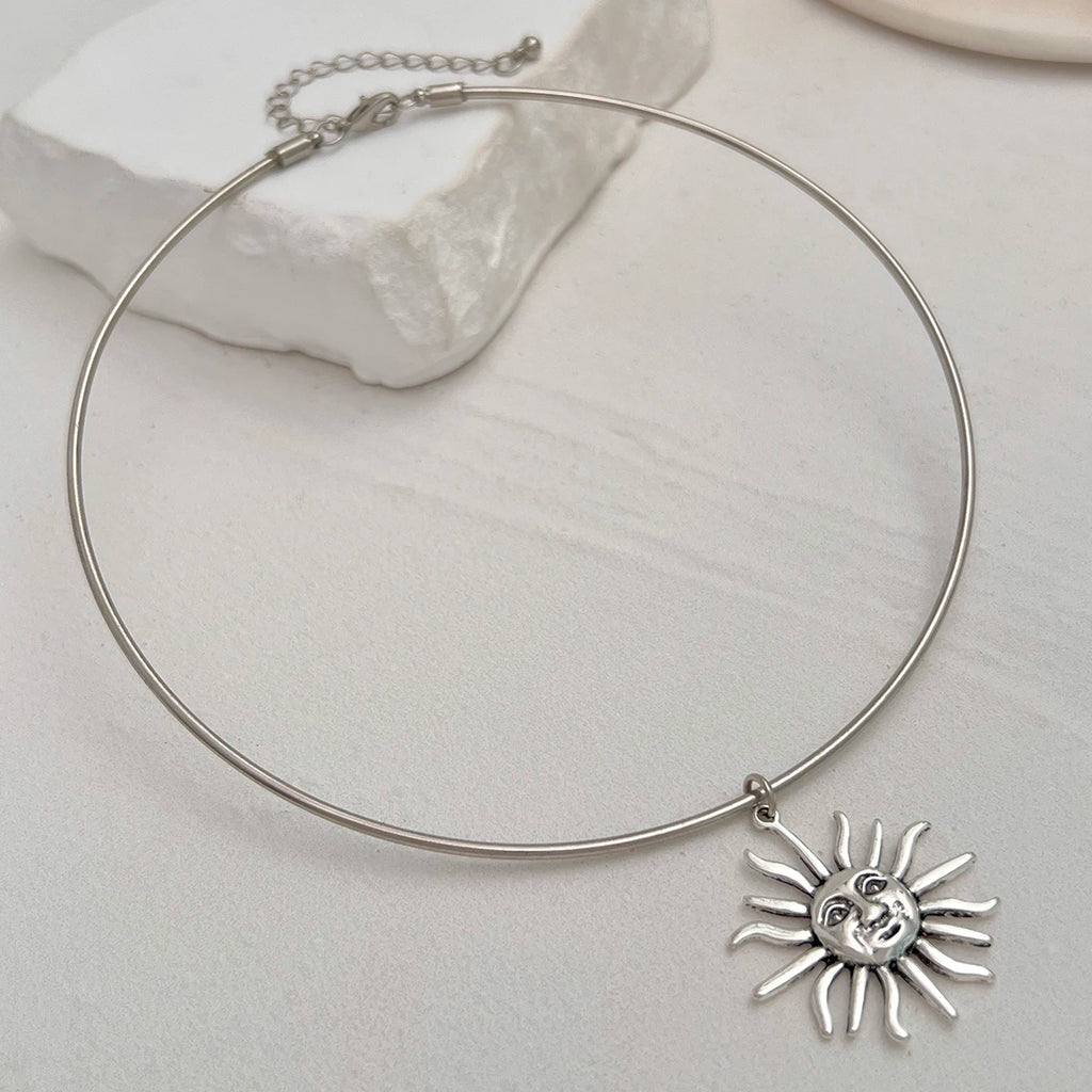 Halskette Choker mit silberanhänger Sonne
