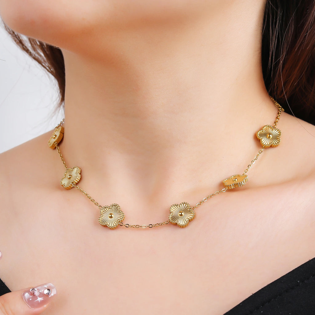 Choker mit 5-Blatt-Klee-Anhängern