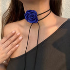 Elegante Halskette mit Anhänger Große blaue Rosenblüte 1