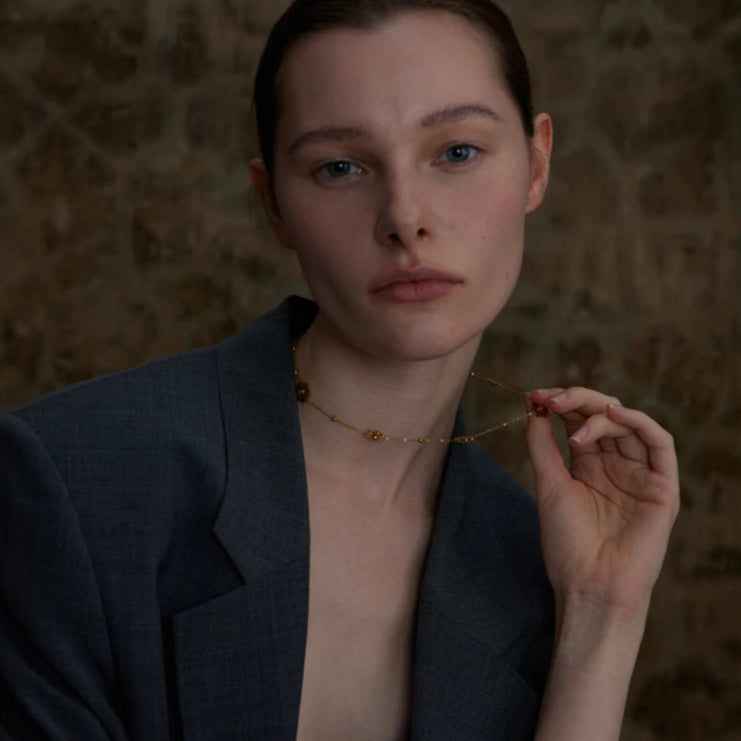 Halskette Choker Anhänger mit goldenen Blumen