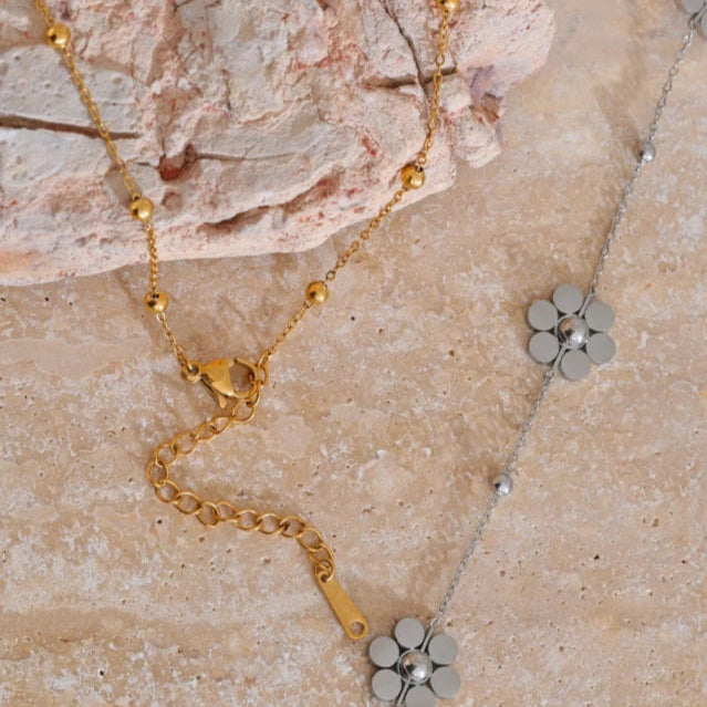 Halskette Choker Anhänger mit silbernen Blumen