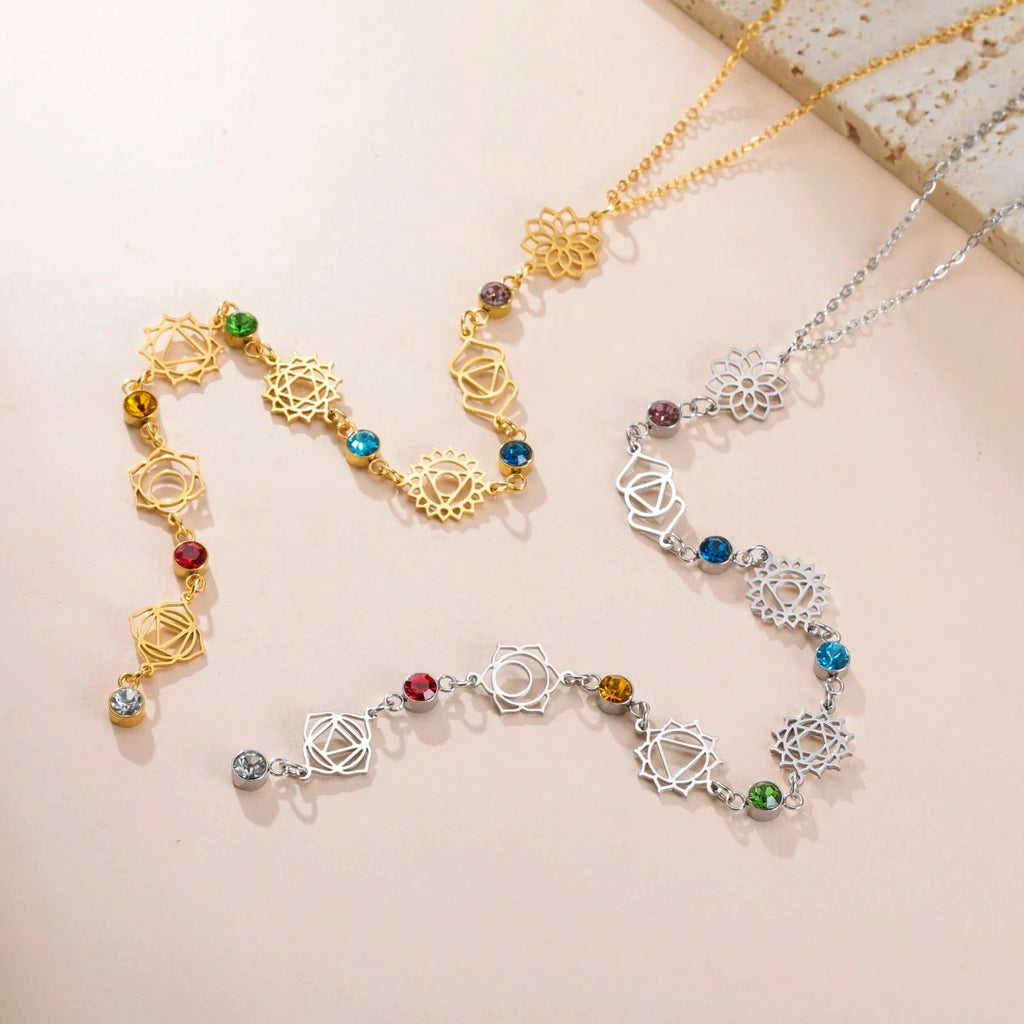 Halskette mit Anhänger und Zirkonsteinen 7 Chakren gold