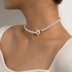 Halskette Choker Anhänger Blume weiß und silber