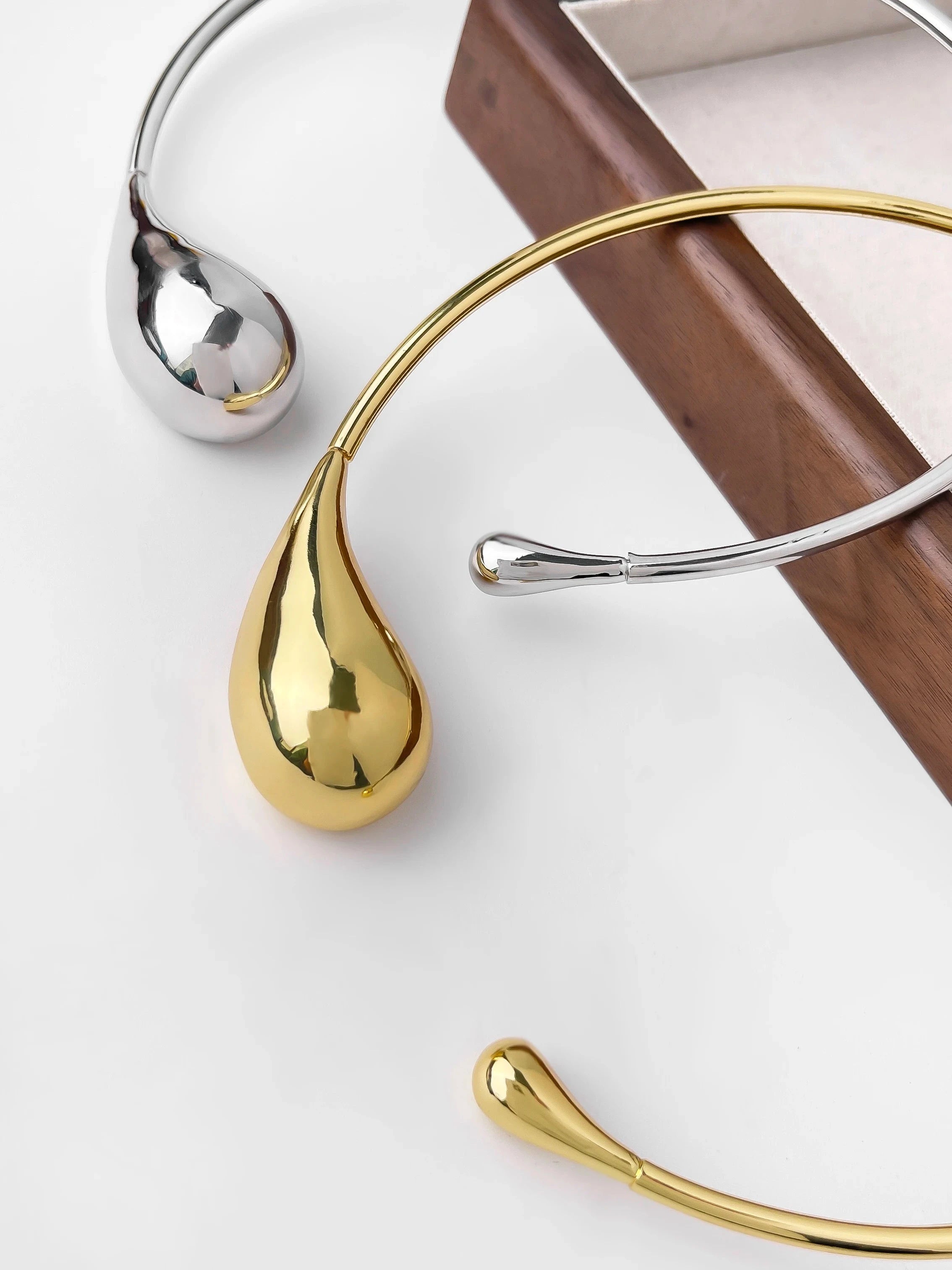 Halskette Choker Anhänger Wassertropfen Gold