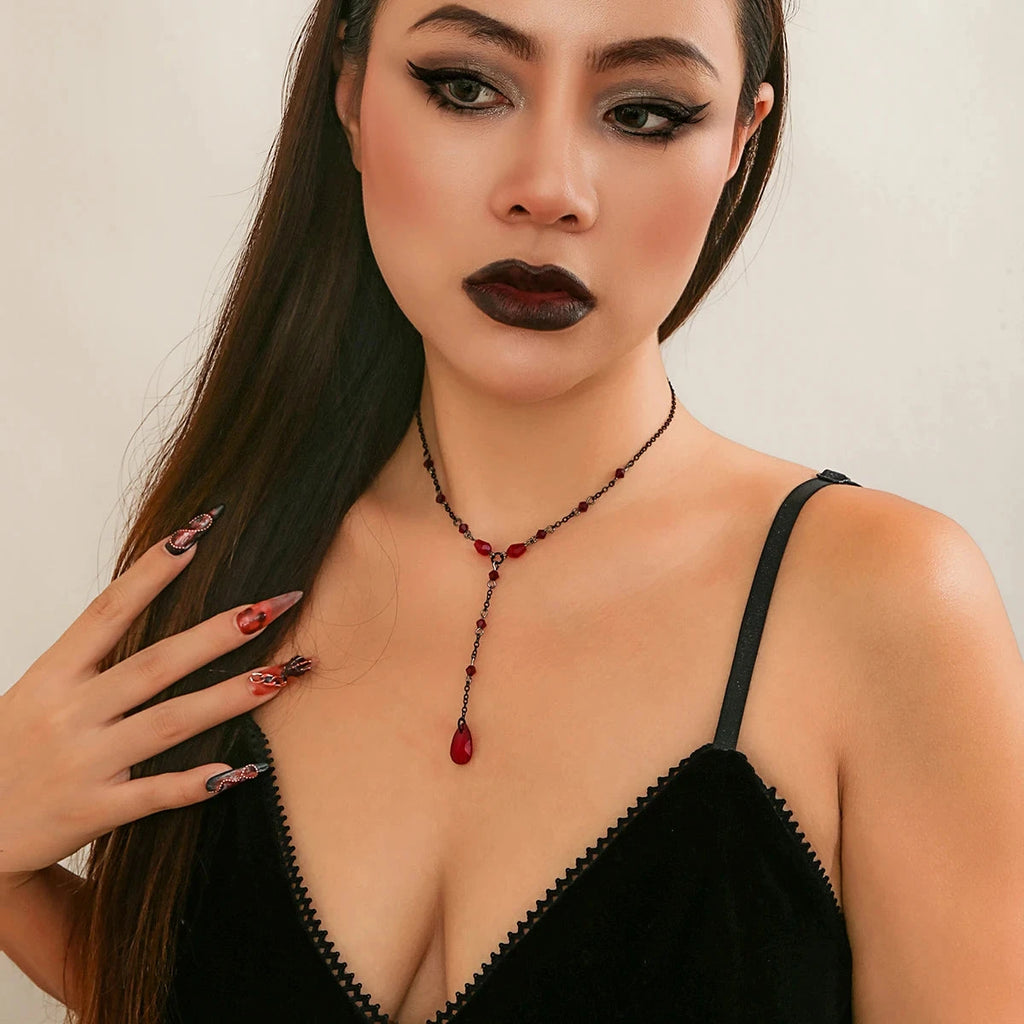 Choker Halskette Anhänger Wassertropfen Gothic Stil schwarz und rot