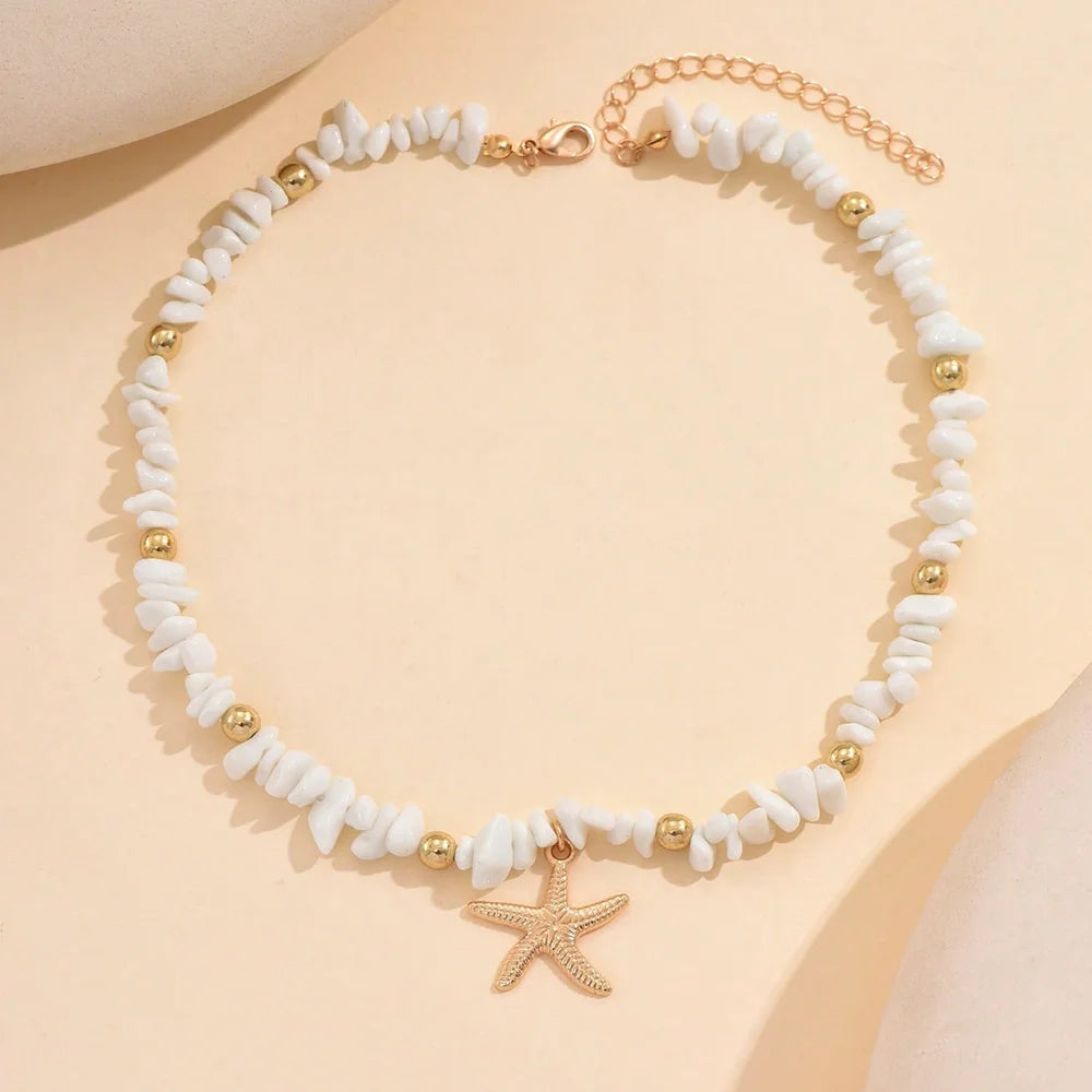 Weiße Choker-Halskette mit Muschel und Seestern, große Perlen