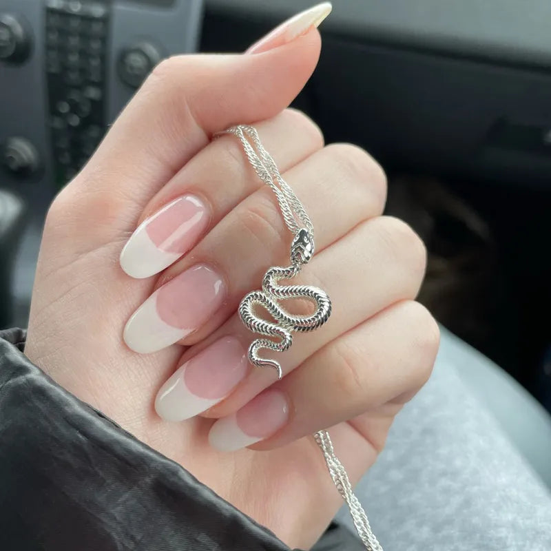 Halskette Schlangenanhänger aus Silber