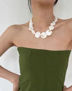 Halskette aus Muscheln mit Perlmutt, Choker-Stil 1