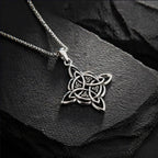 Collier "vie éternelle" noeud de la trinité celte