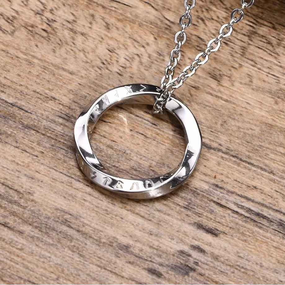 Wikingerkette mit rundem Runenanhänger aus Silber