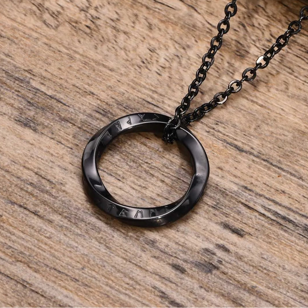Wikingerkette mit rundem Runenanhänger in Schwarz