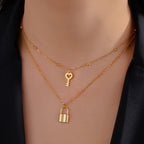 Doppelkette mit Schlüssel- und Vorhängeschloss-Anhänger in Gold